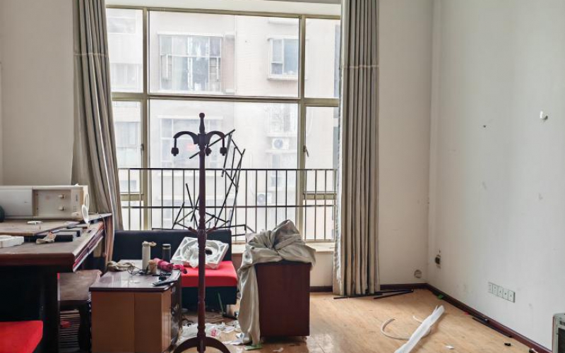 貴州省機(jī)關(guān)事務(wù)管理局國有資產(chǎn)管理服務(wù)中心貴陽市南明區(qū)市南路57號陽光100小區(qū)D1404號招租