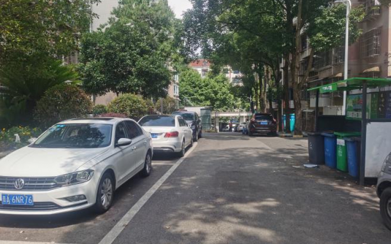 花溪區(qū)霞暉路靜暉街J-09號(hào)轉(zhuǎn)讓（持有方：貴州省機(jī)關(guān)事務(wù)管理局國有資產(chǎn)管理服務(wù)中心）