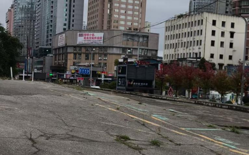 貴州省機(jī)關(guān)事務(wù)管理局國(guó)有資產(chǎn)管理服務(wù)中心貴陽(yáng)市云巖區(qū)城基路停車(chē)場(chǎng)及附屬用房招商